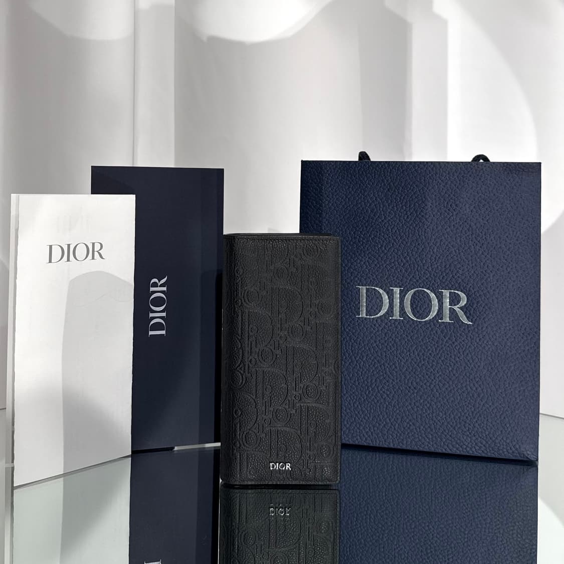 루이비통 오블리크 그래피티 버티컬 장지갑 상품이미지1