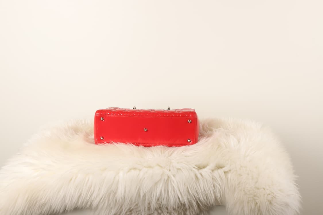 디올 레이디 디올 라지 레드 에나멜 상품이미지3