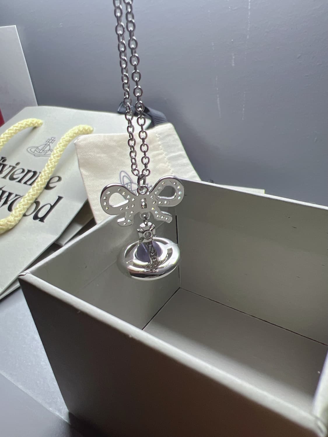 비비안웨스트우드 옥타비에 리본 목걸이 상품이미지5