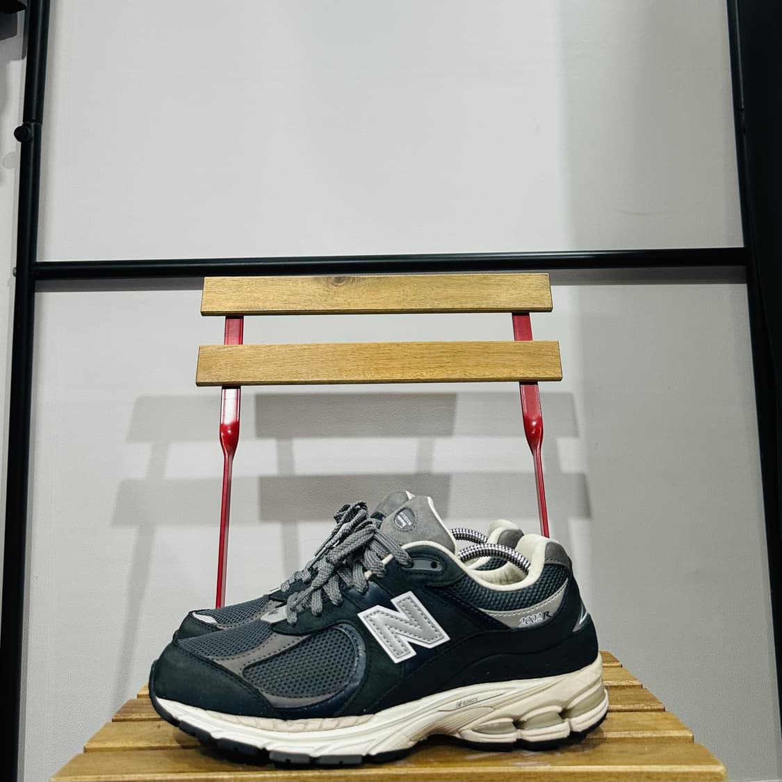 270) 뉴발란스 운동화 남성 남자 신발  2002R 네이비 상품이미지3