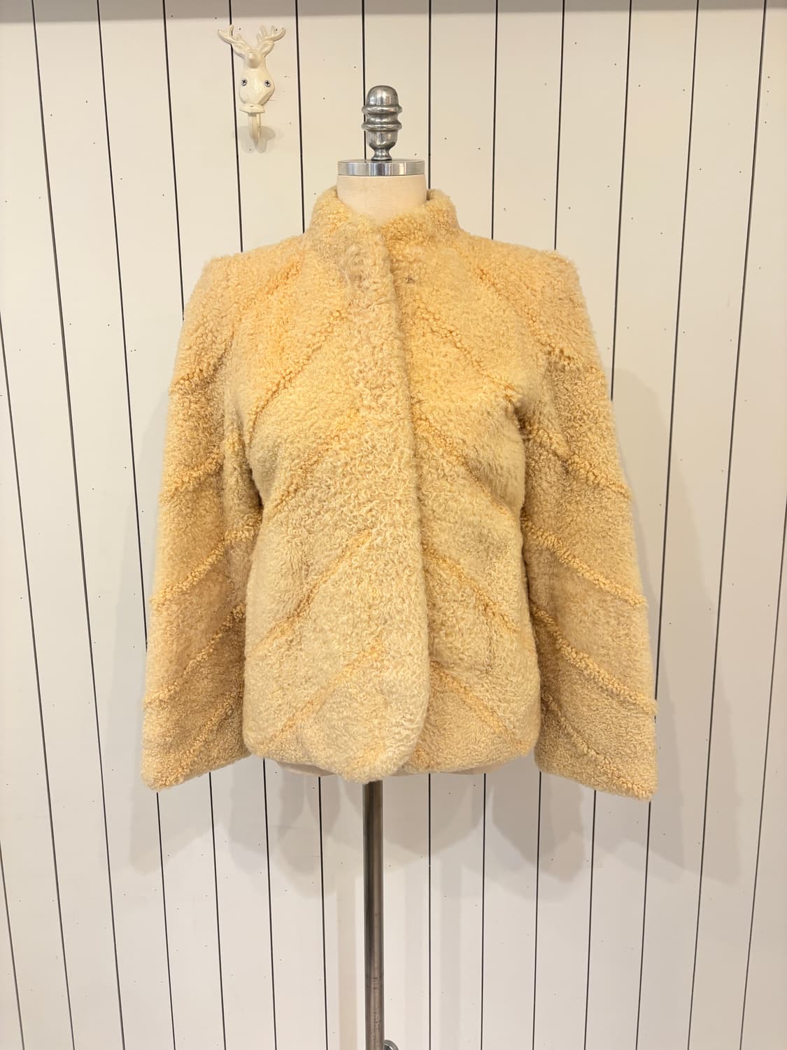 크림소프트 컬리 쉬어링 자켓 상품이미지3