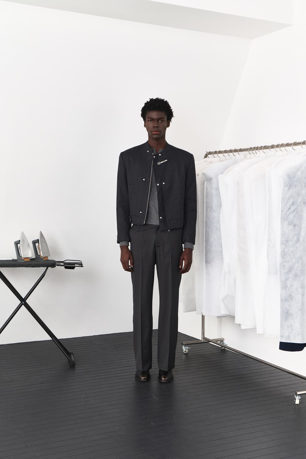 웨이비니스 레이어드 레이서 자켓 차콜 블랙 1사이즈 새제품 팝니다. 상품이미지1