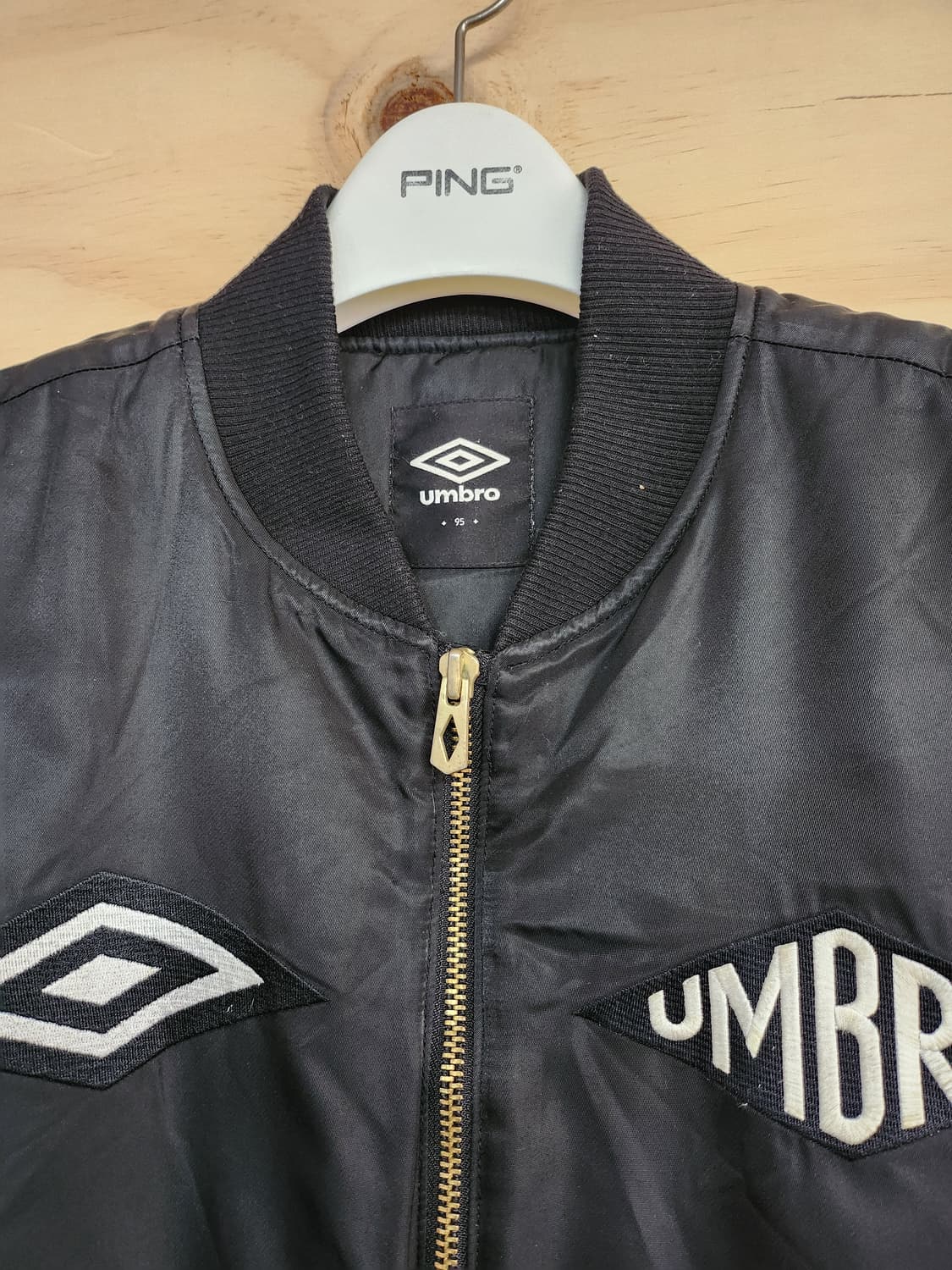 837) 엄브로 블랙 퀄팅 봄버 자켓 상품이미지2