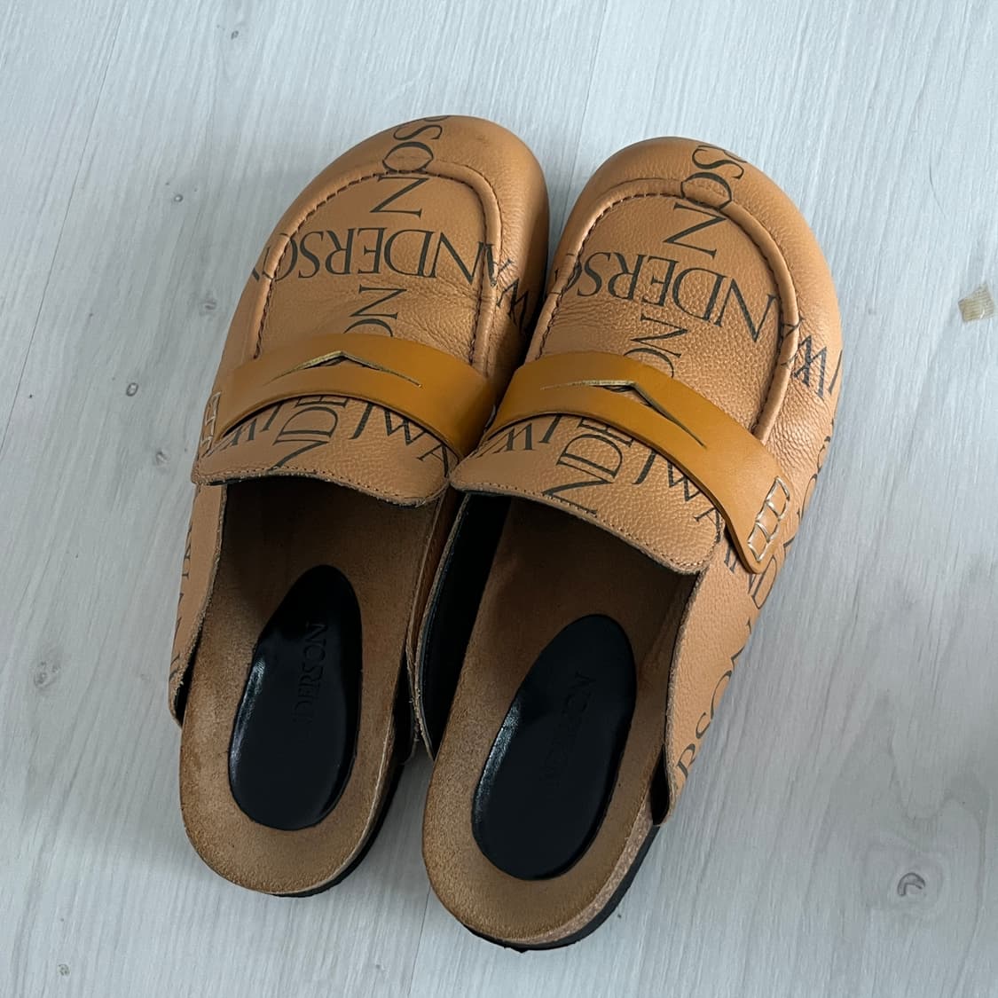 JW ANDERSON 뮬 상품이미지1