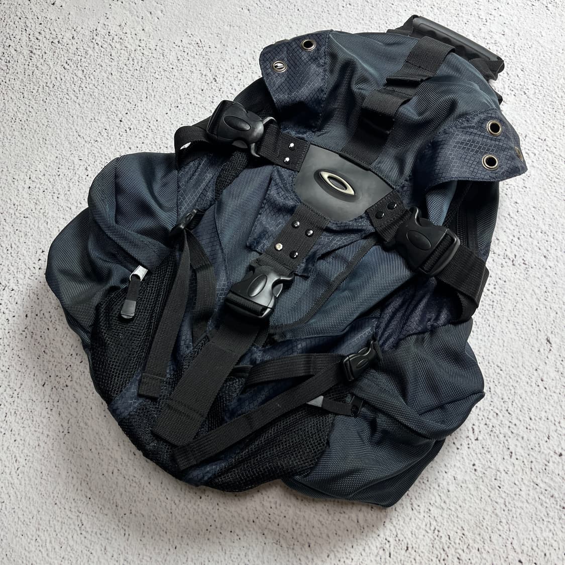 Vintage 90s Oakley Icon Backpack 2.0 상품이미지1