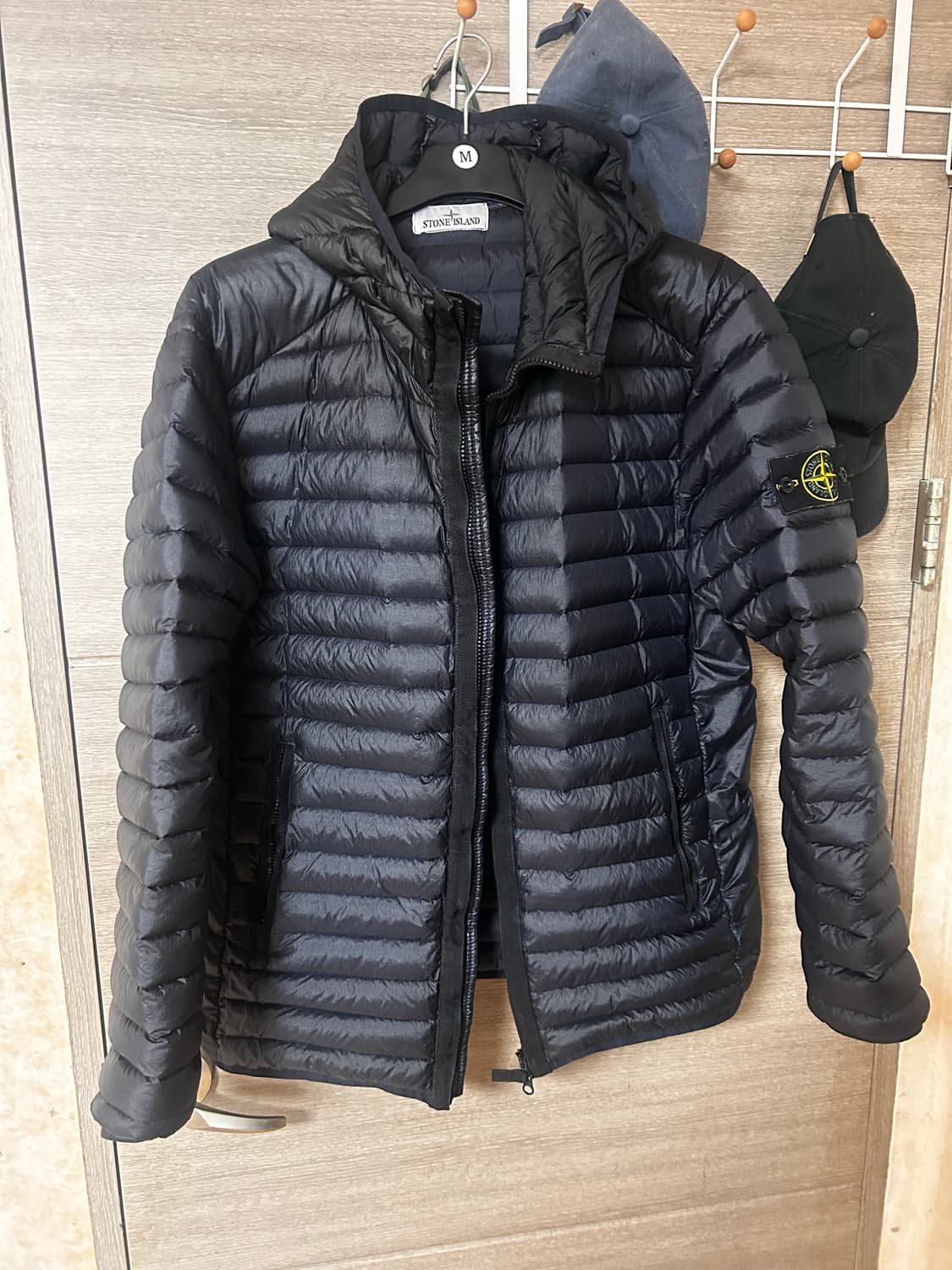 스톤아일랜드 경량패딩 23fw 네이비 l 상품이미지1