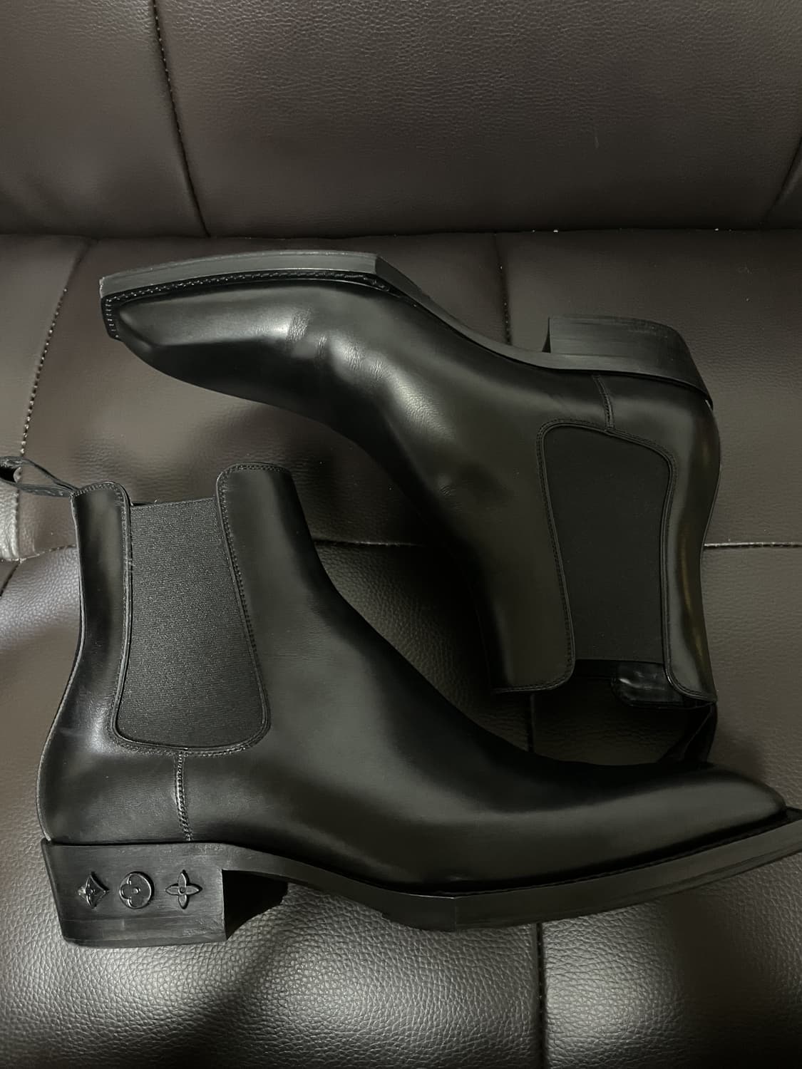 루이비통 20FW 메인 런웨이 모노그램 첼시부츠 상품이미지7