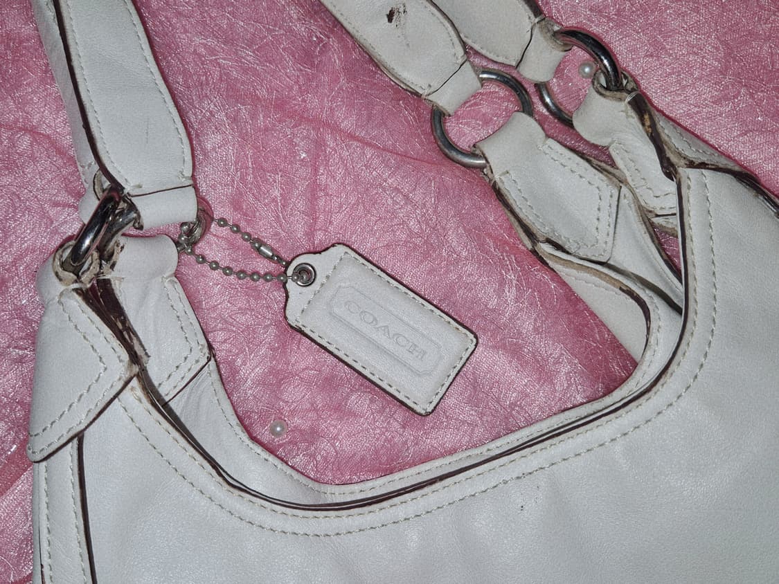 COACH white Ring buckle leather Bag 상품이미지4
