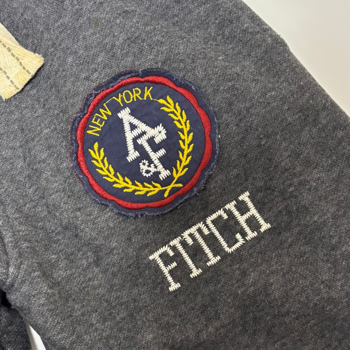 아베크롬비 앤 피치(Abercrombie & Fitch) 빈티지 로고 스 상품이미지2