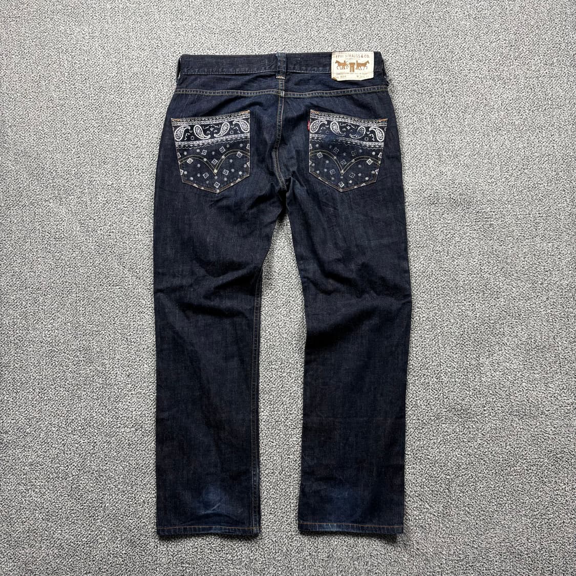 리바이스 504 페이즐리 포켓 디테일 스트레이트 핏 데님 팬츠 상품이미지3