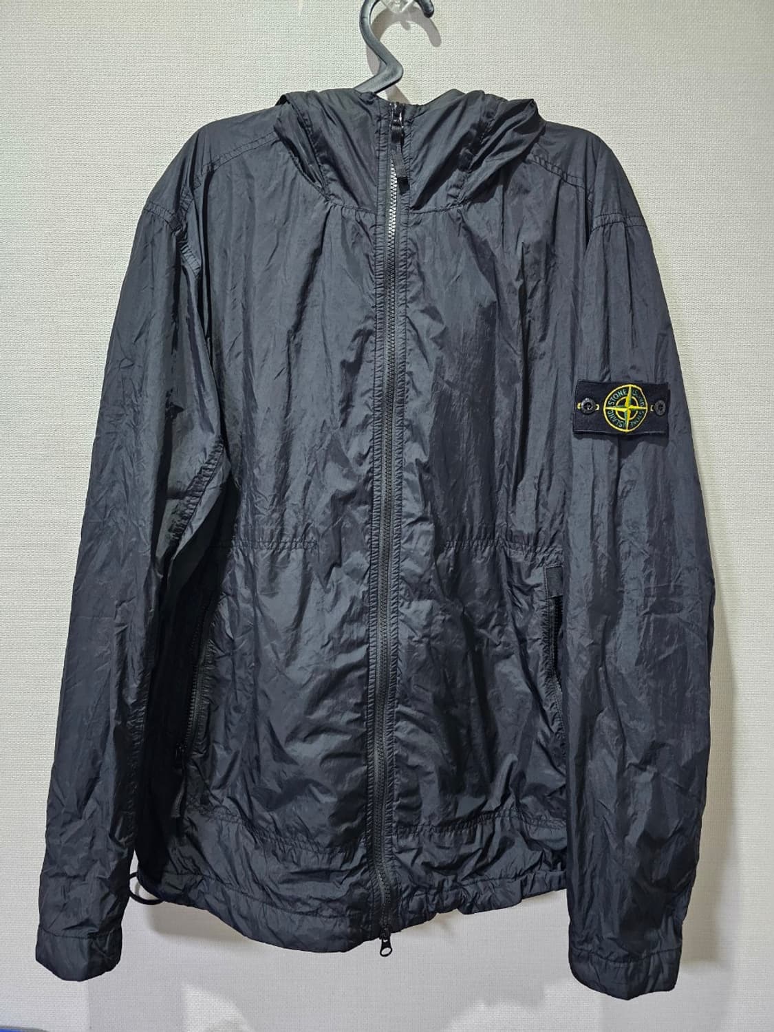정품 23SS 스톤아일랜드 크링클랩스 나일론 가먼트 다이 후드 자켓100 상품이미지1