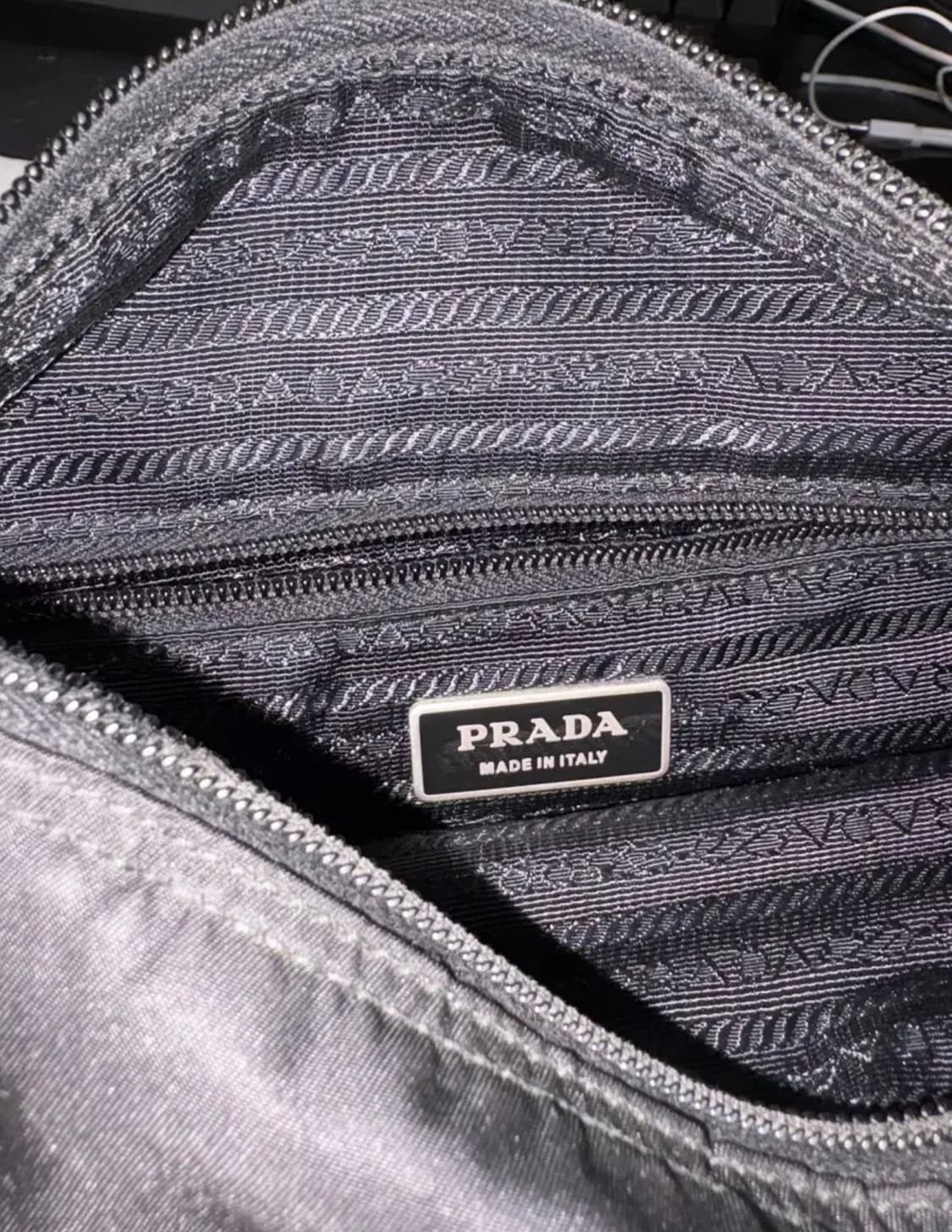 프라다 포코노 나일론 크로스백 빈티지 숄더백(보증서O) 상품이미지7