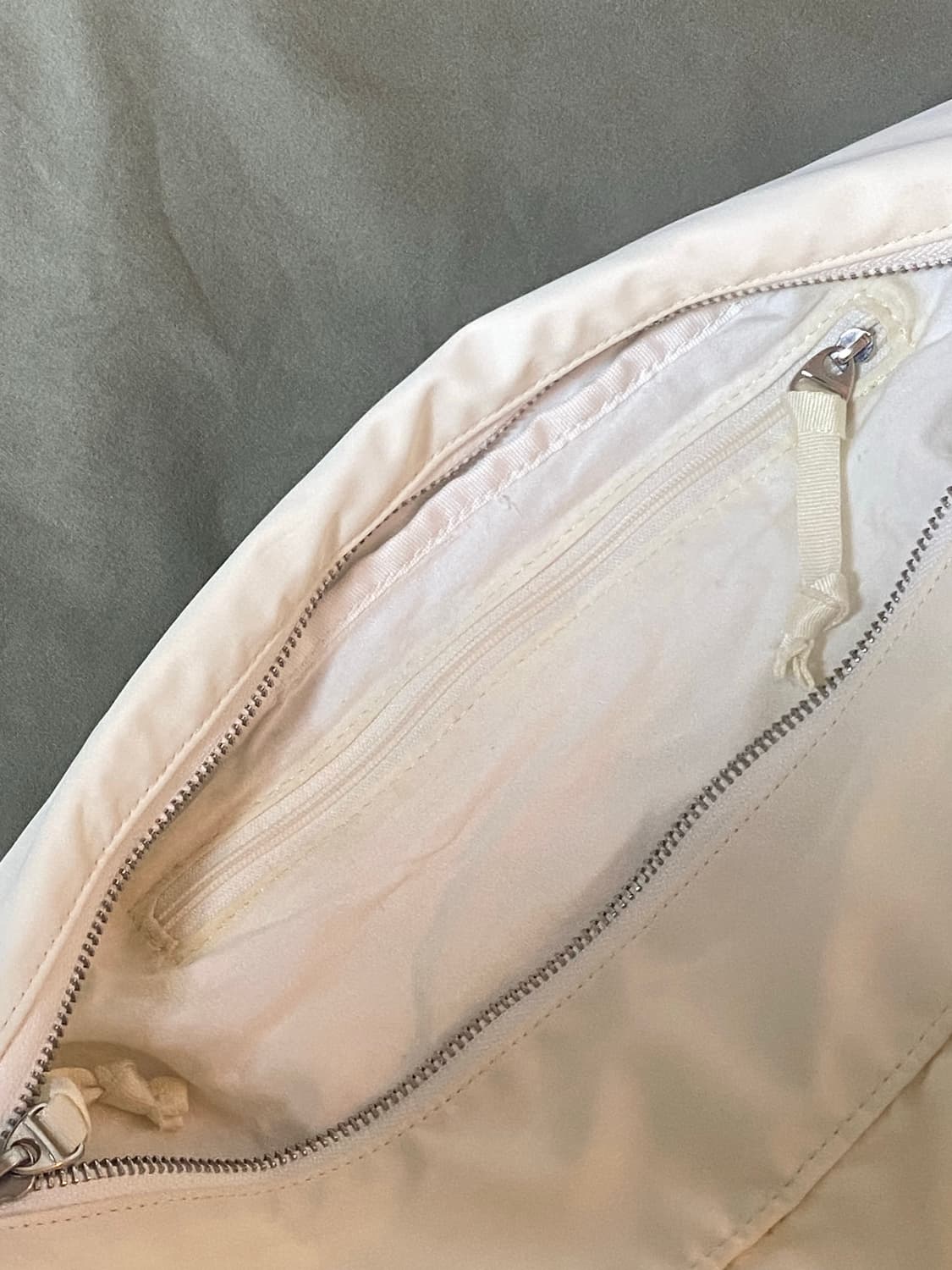 페넥 더플 슬링백 화이트 상품이미지9