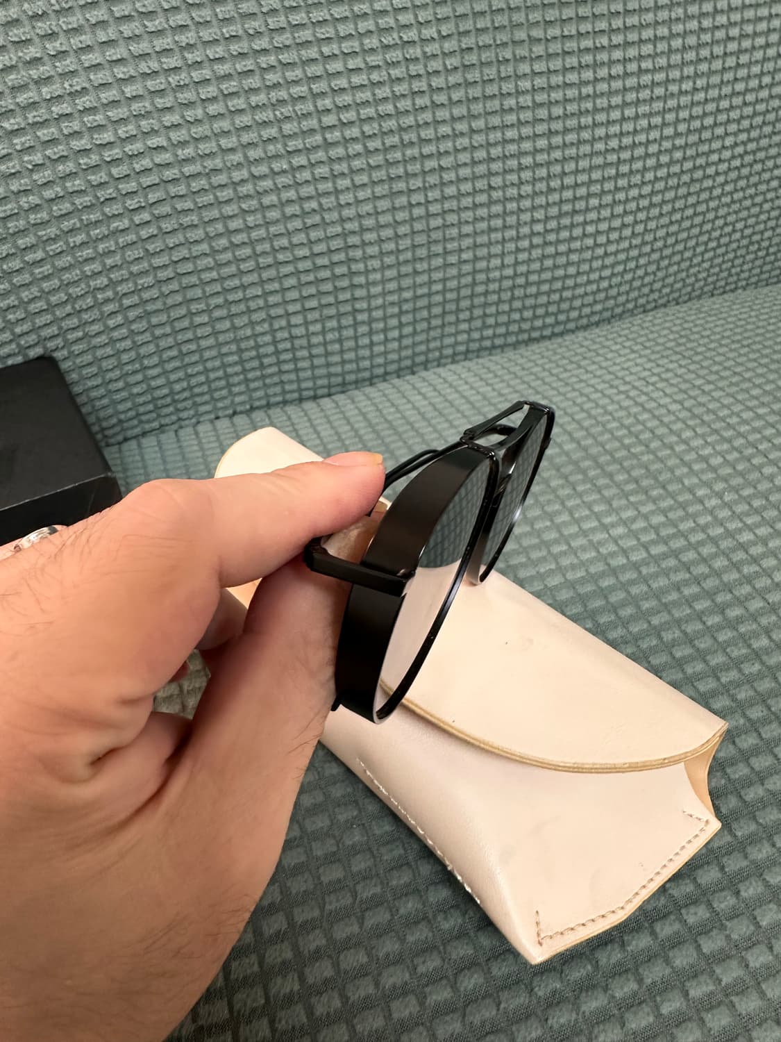 젠틀몬스터 티타늄썬글라스 상품이미지2