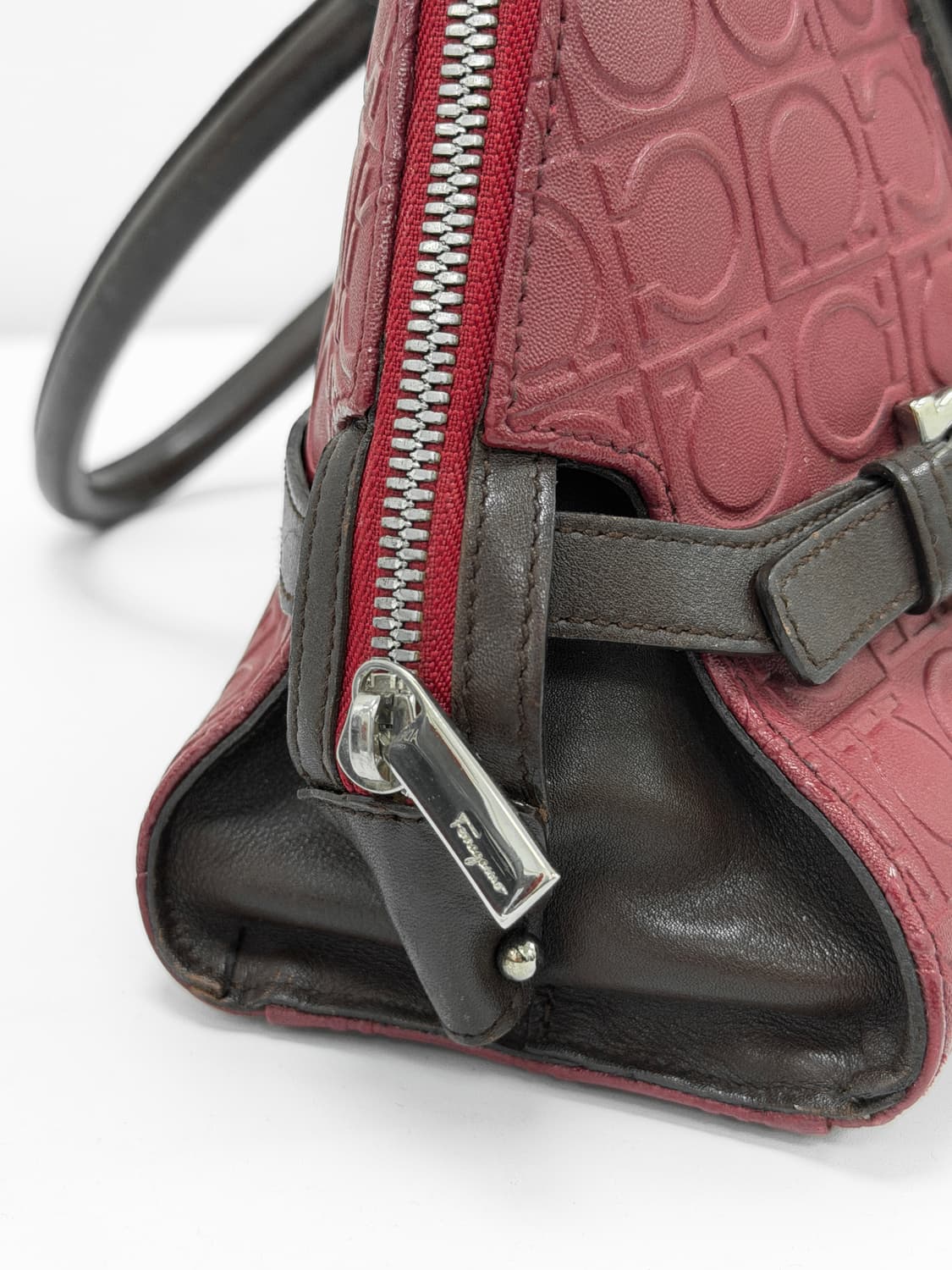 페라가모 간치니 엠보싱 투톤 토트백 상품이미지6