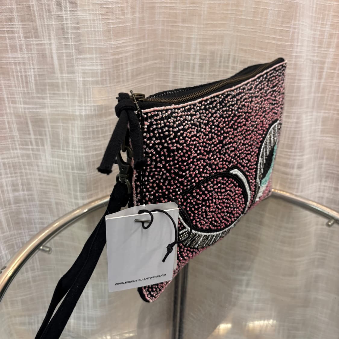 에센셜 엔트워프 클러치백     상품이미지4