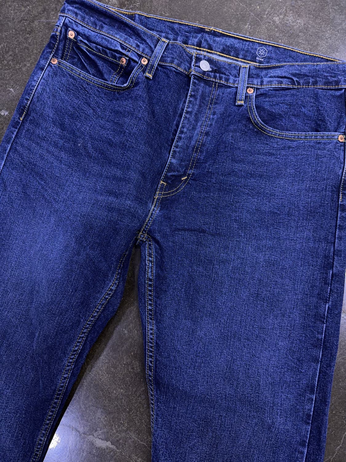 리바이스 502 테이퍼드핏 중청 워싱 웜 약기모 데님팬츠 36 상품이미지3