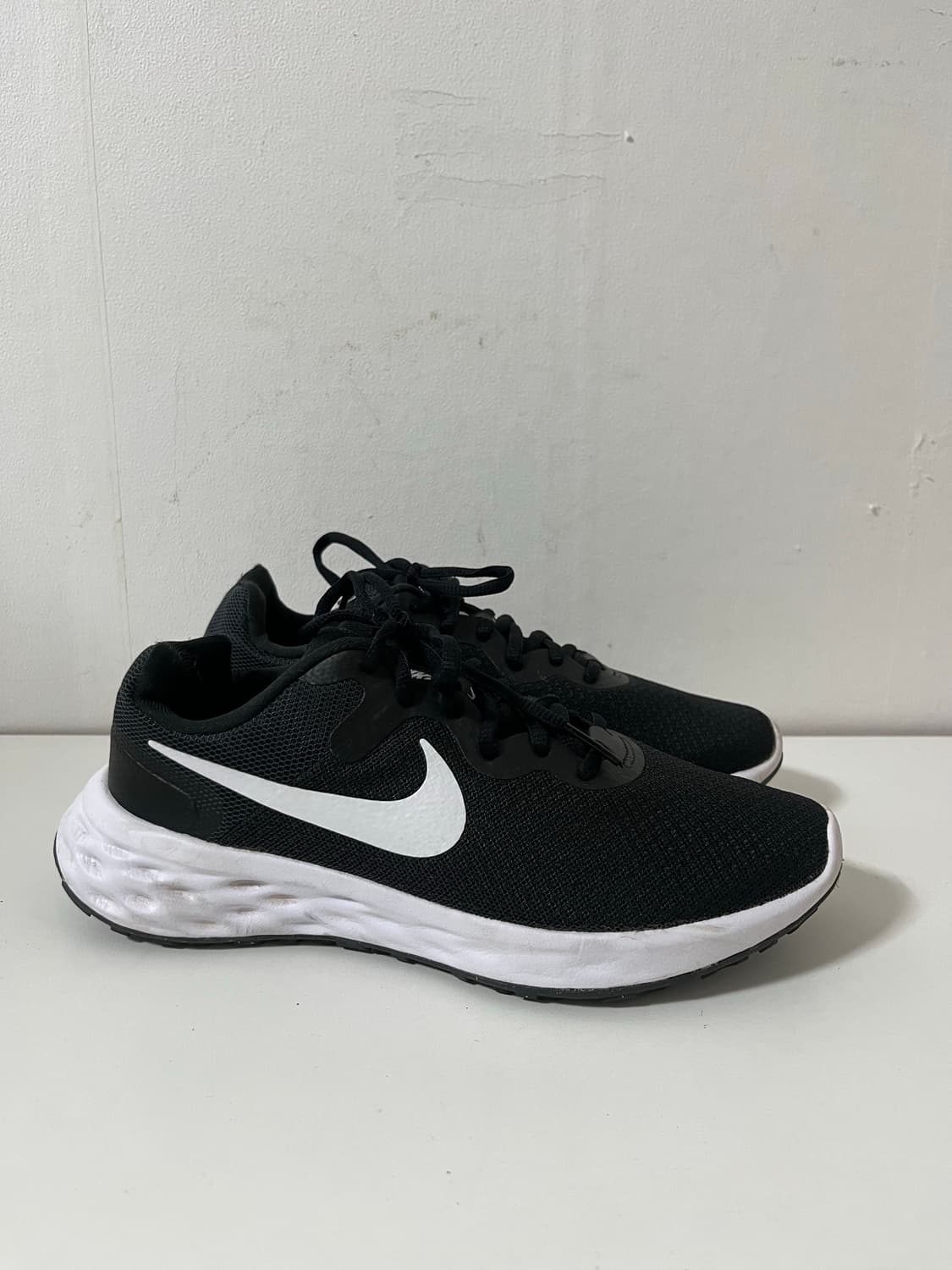 240 나이키 레볼루션6 운동화 정품 상품이미지4