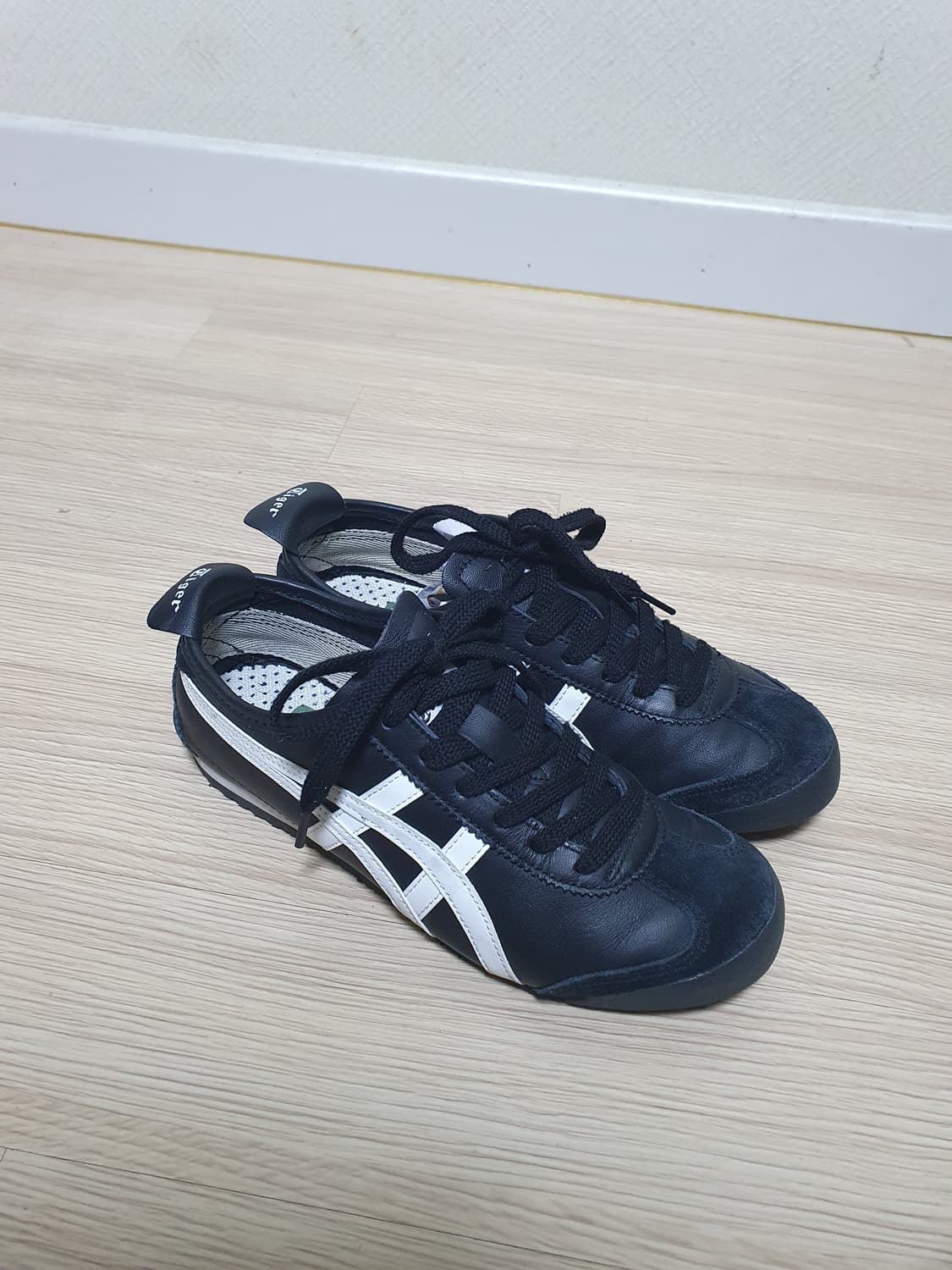 오니츠카타이거 멕시코66 스니커즈 230 상품이미지2