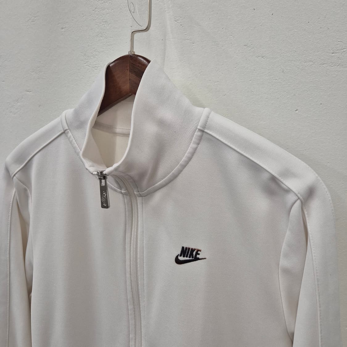 나이키 화이트 스우시 트랙탑 95 상품이미지2