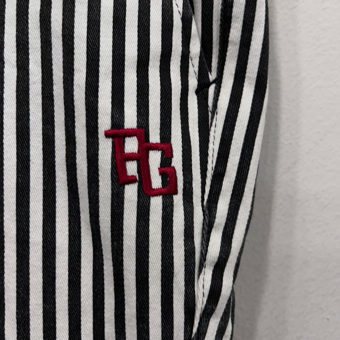 파리게이츠 흑백 스트라이프 코튼 바이커팬츠 상품이미지4