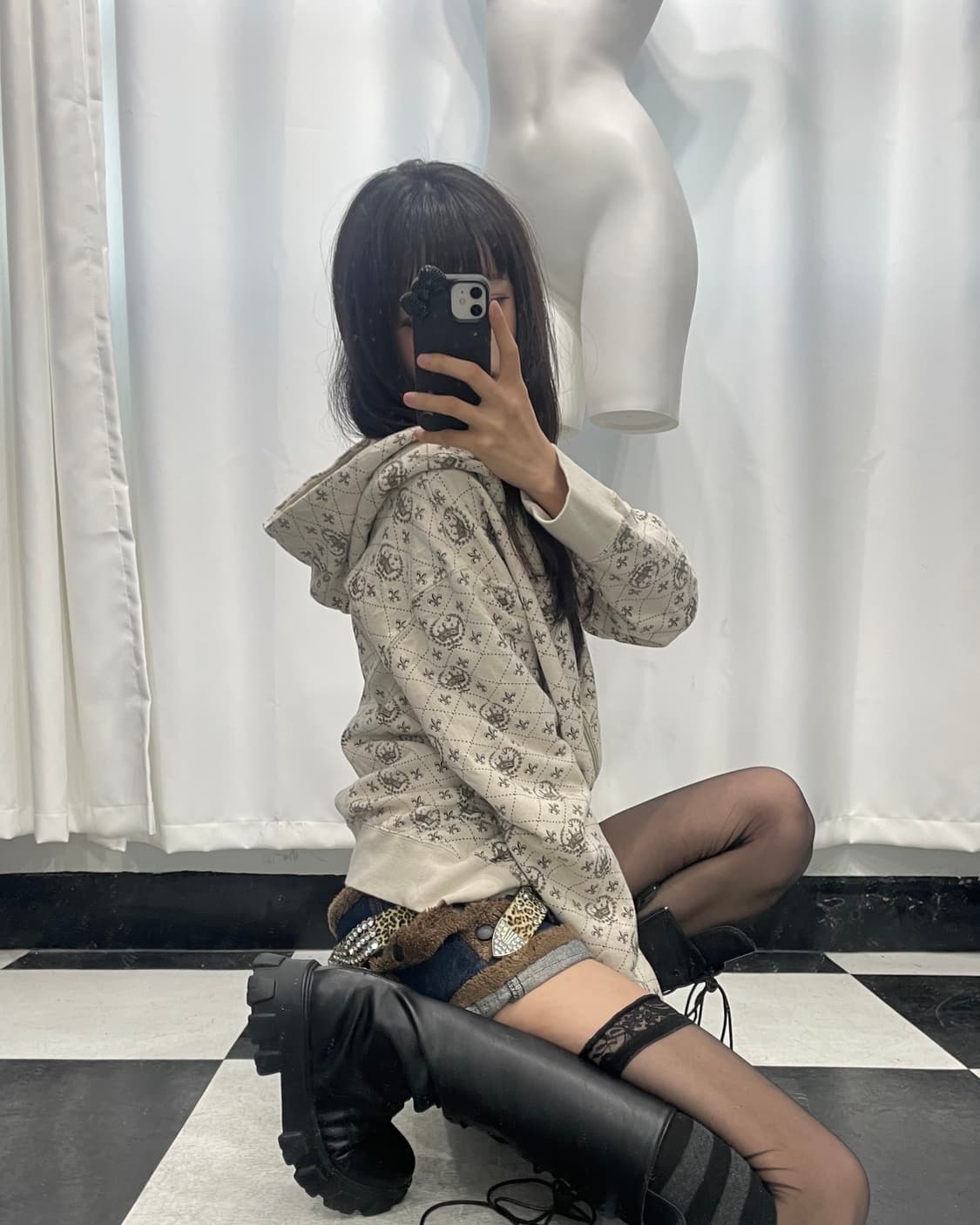 🎸베이지 크라운 패턴 후디🎸 상품이미지3