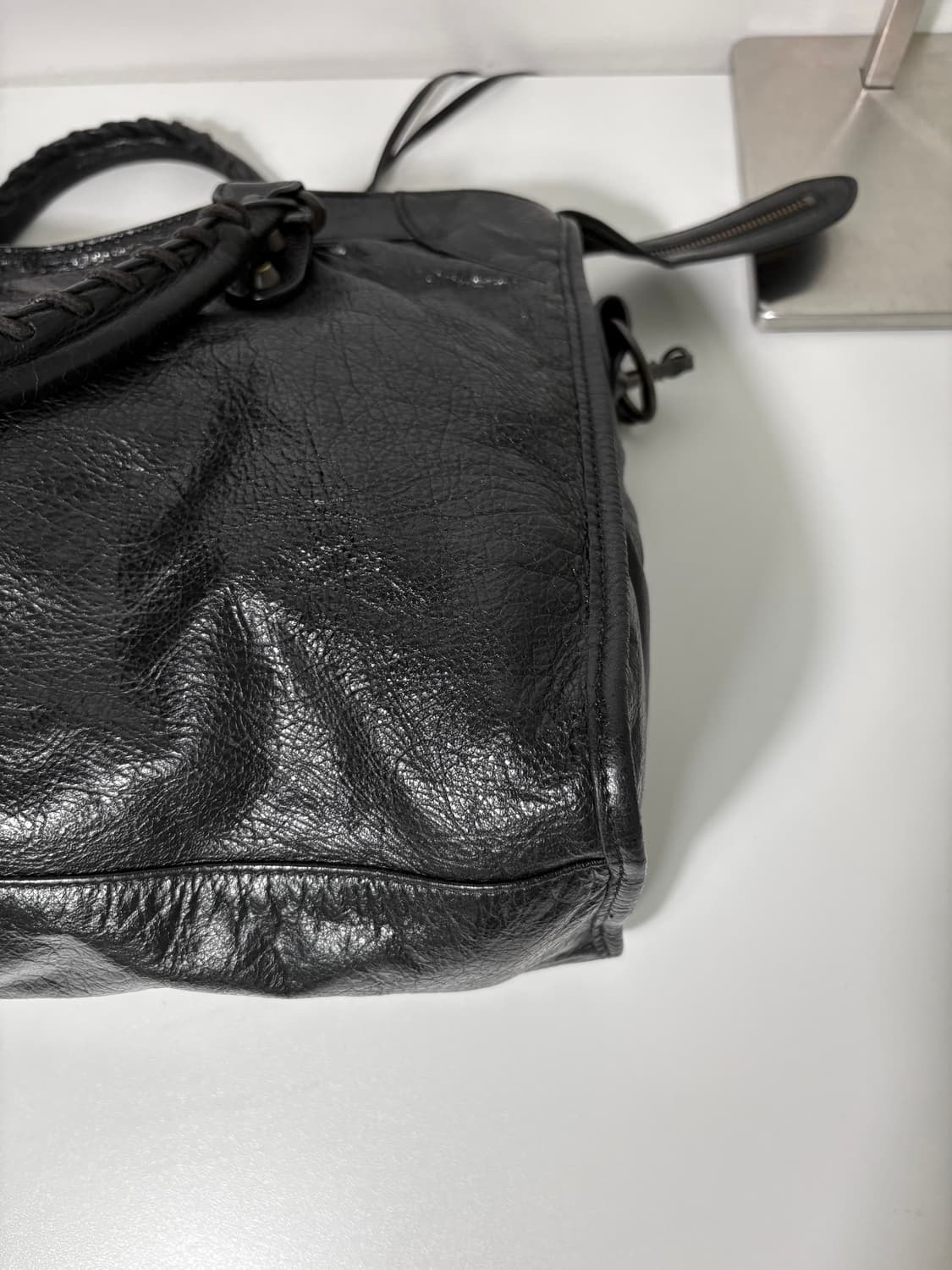 발렌시아가 시티 모터백 블랙 미디움 상품이미지7