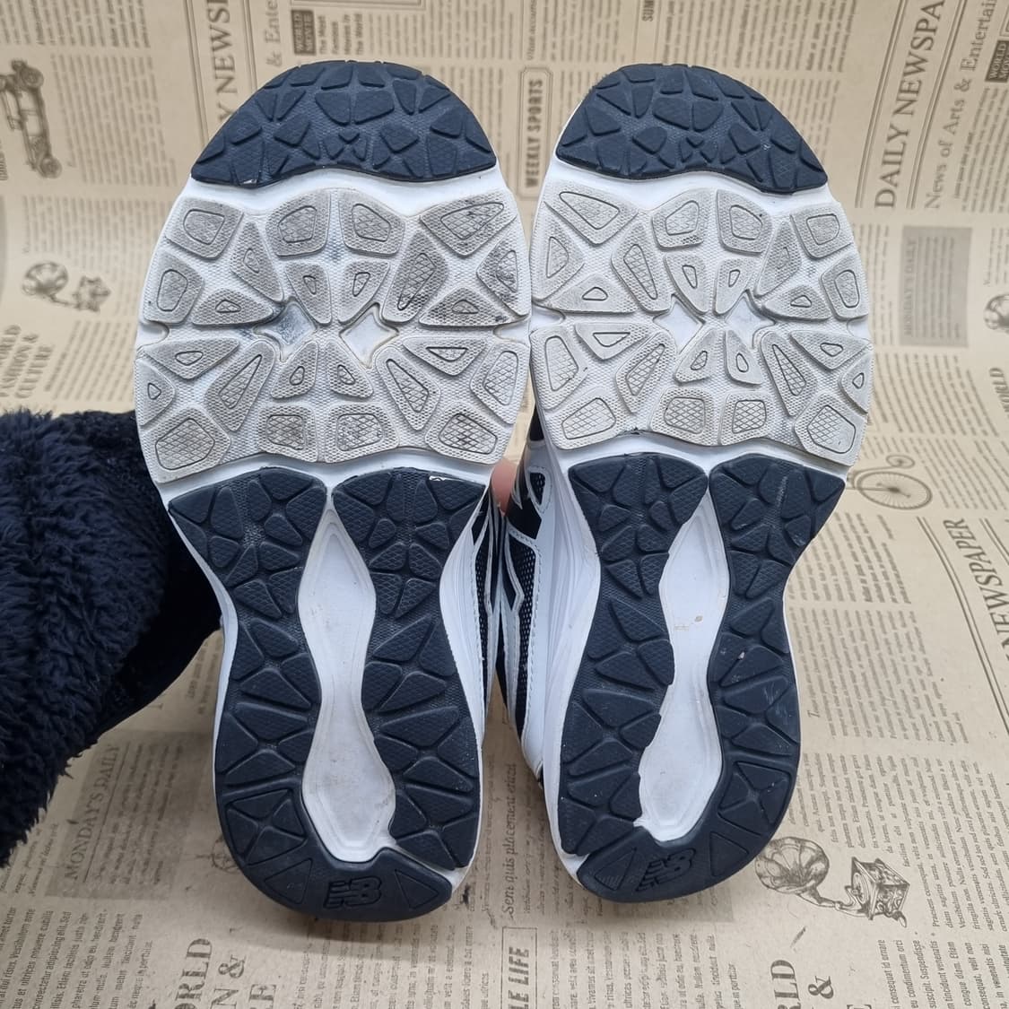 뉴발란스 580 여성운동화240 상품이미지3