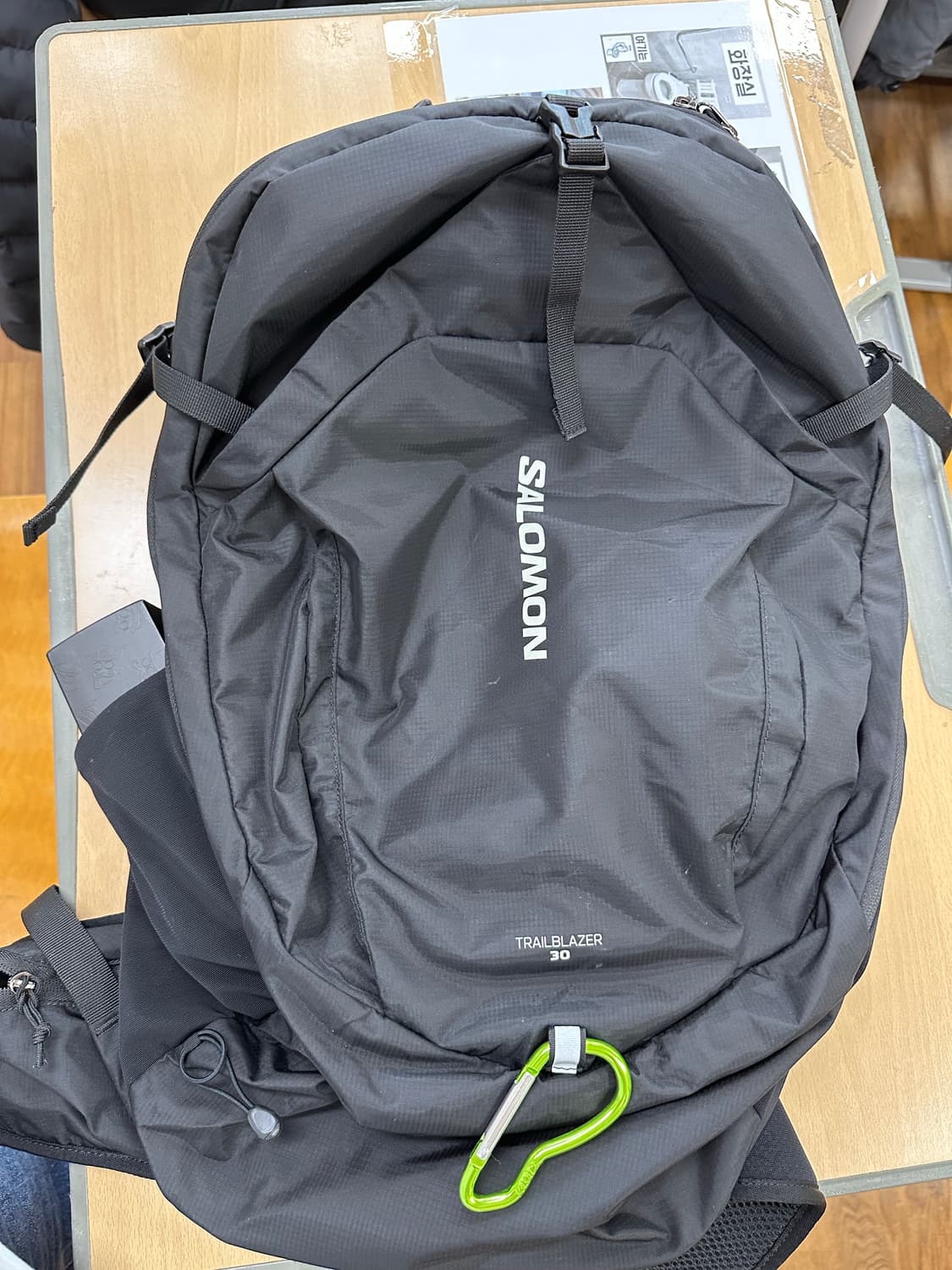 살로몬 트레일블레이저 30L 블랙 백팩 상품이미지1