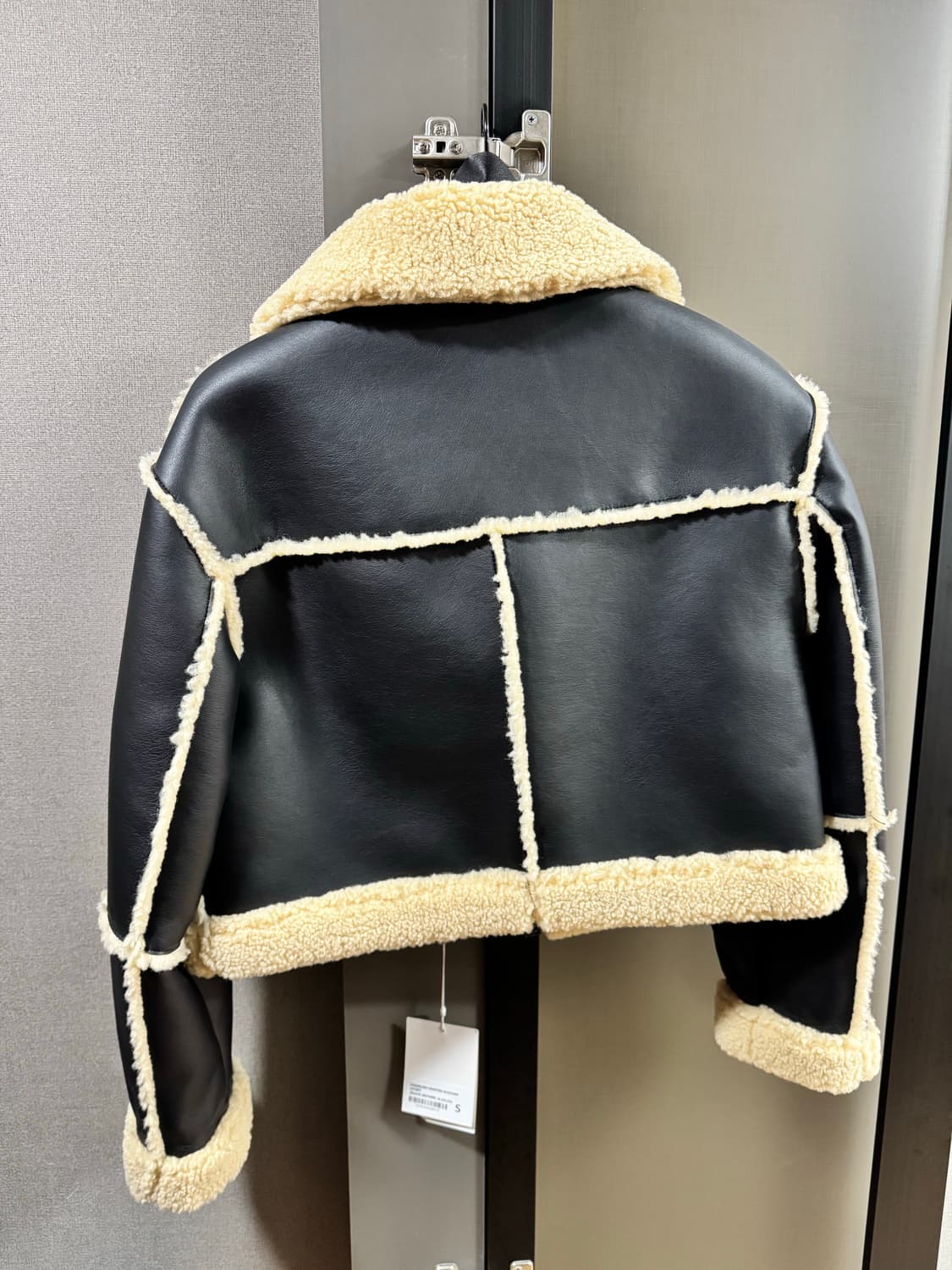 드로우핏우먼 시어링 크롭 무스탕 자켓 상품이미지3