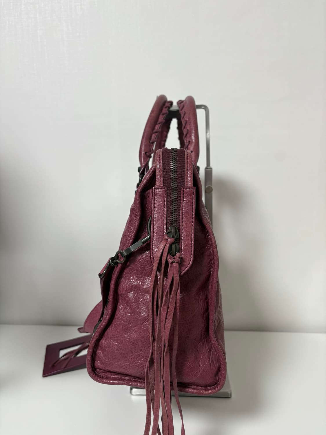 발렌시아가 시티 모터백 미디움 버건디 상품이미지3