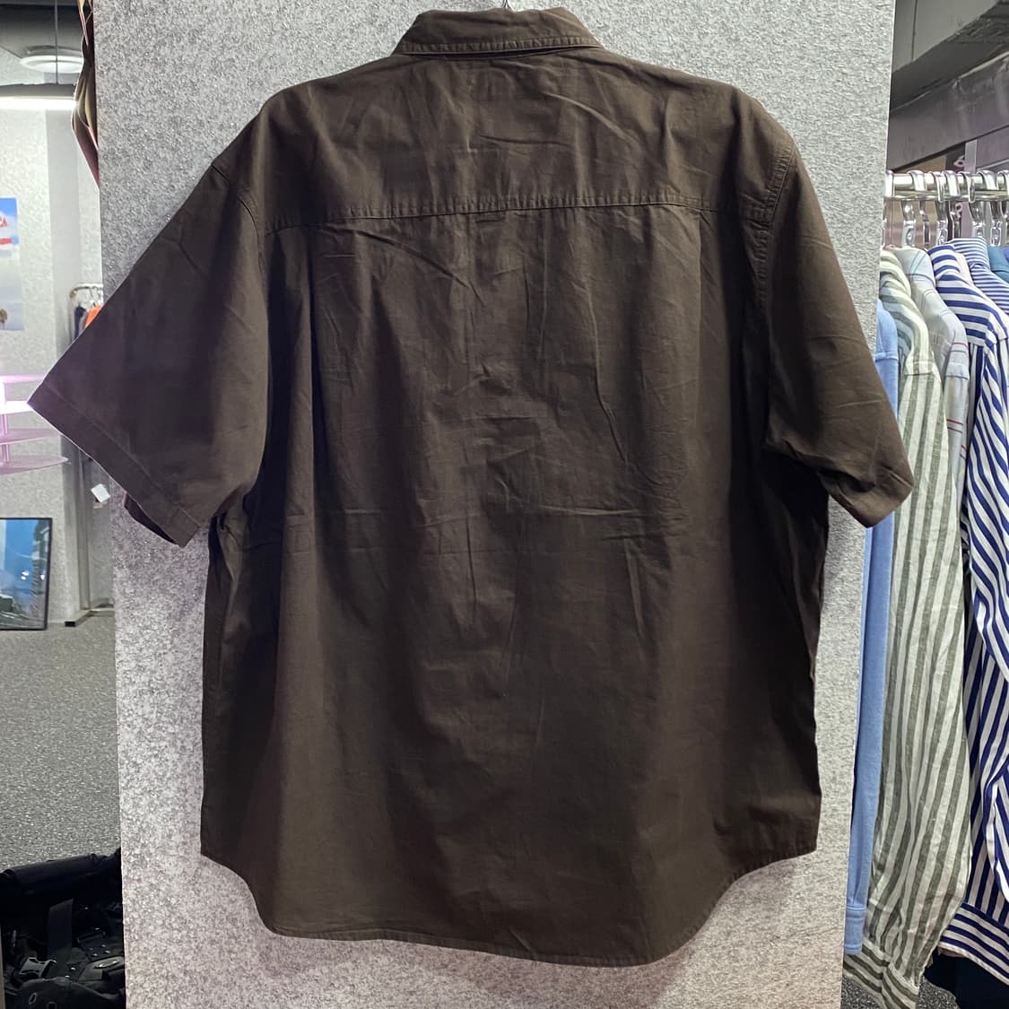 칼하트 투포켓 브라운 반팔 셔츠 B4418 상품이미지4