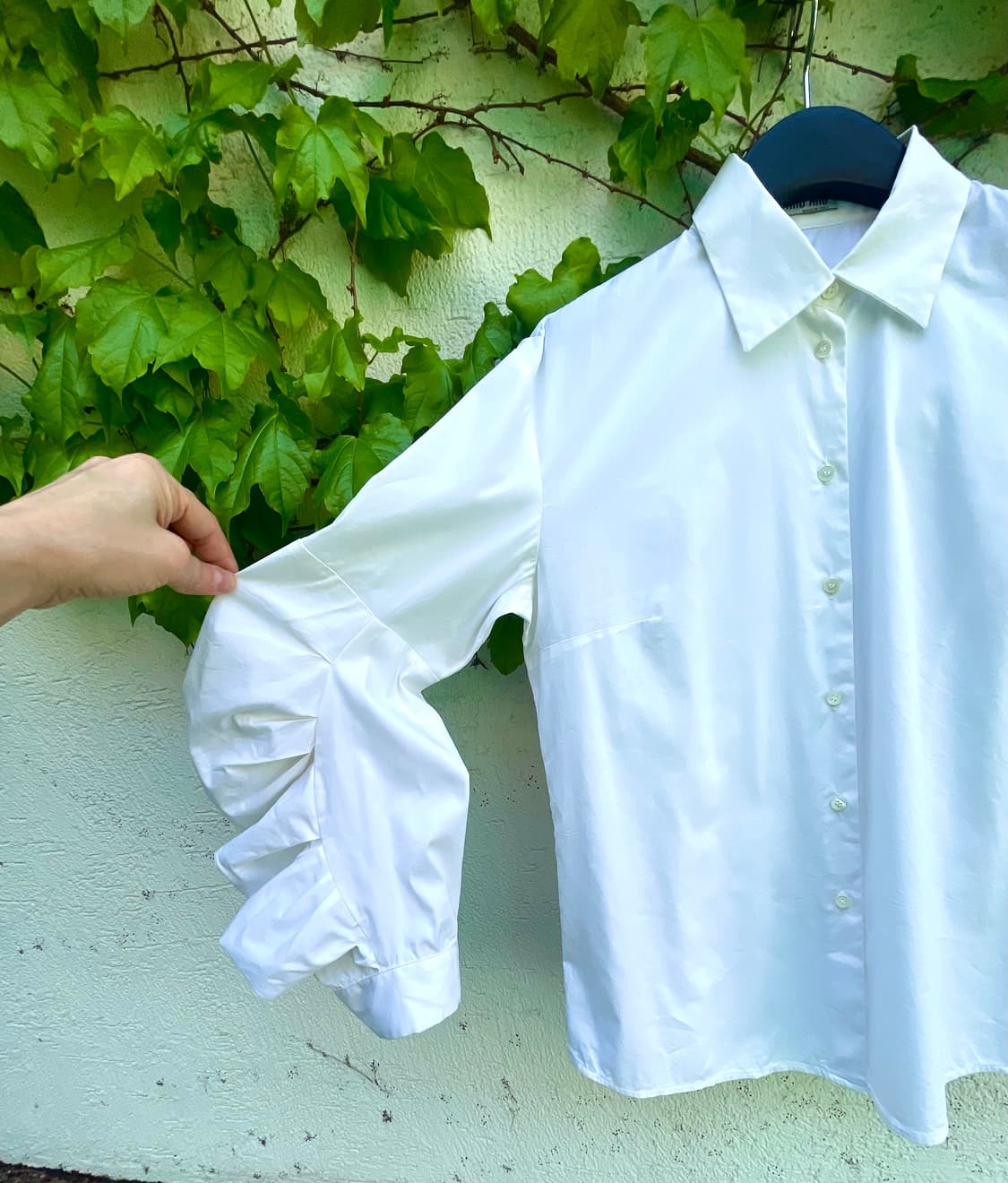 미우미우 셔링 퍼프 소매 화이트 블라우스 상품이미지5