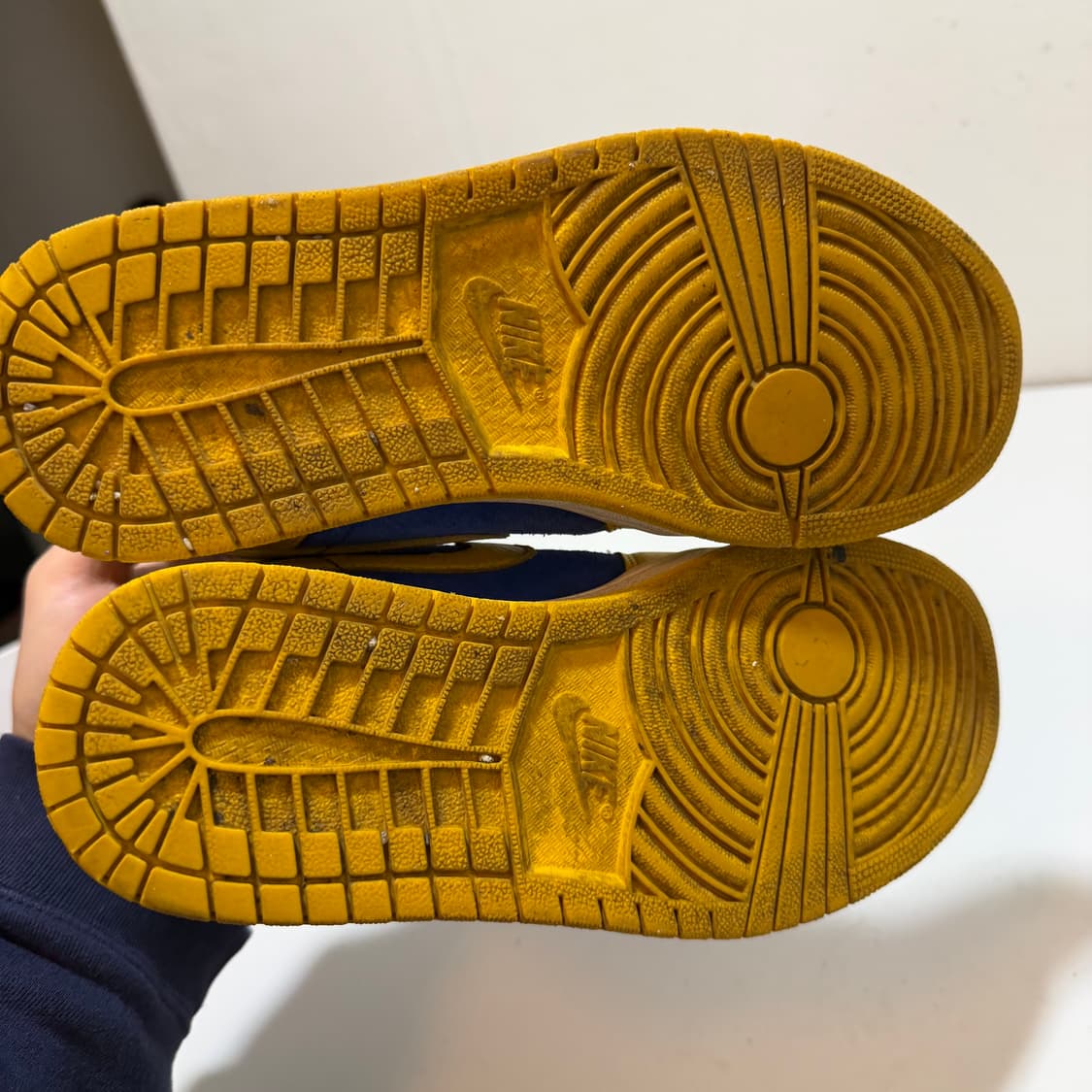 나이키 에어 조던 1 레이니 하이 255mm 상품이미지6