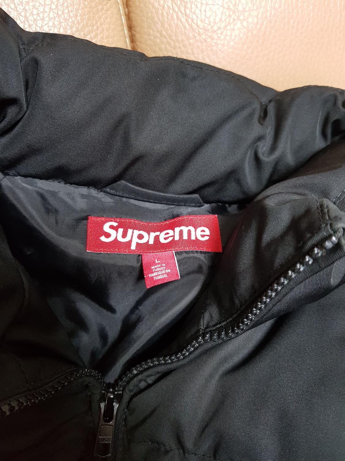 슈프림 스타 슬리브 다운 퍼퍼 패딩 블랙 23FW 상품이미지6