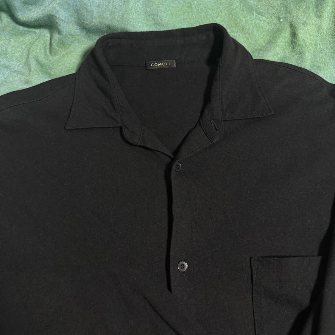 [2]코모리 25SS 블랙 코튼 저지 셔츠 상품이미지8