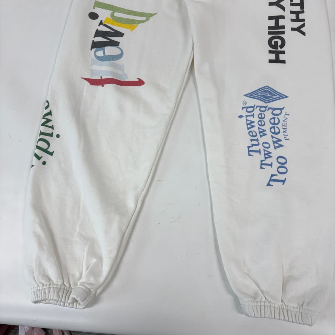 tuewid 트위드 타투 피그먼트 스웻 조거 팬츠 상품이미지6