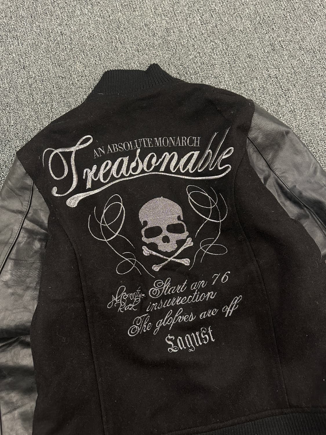 2) LAGUST 스컬 자수 블랙 바시티 자켓  상품이미지8