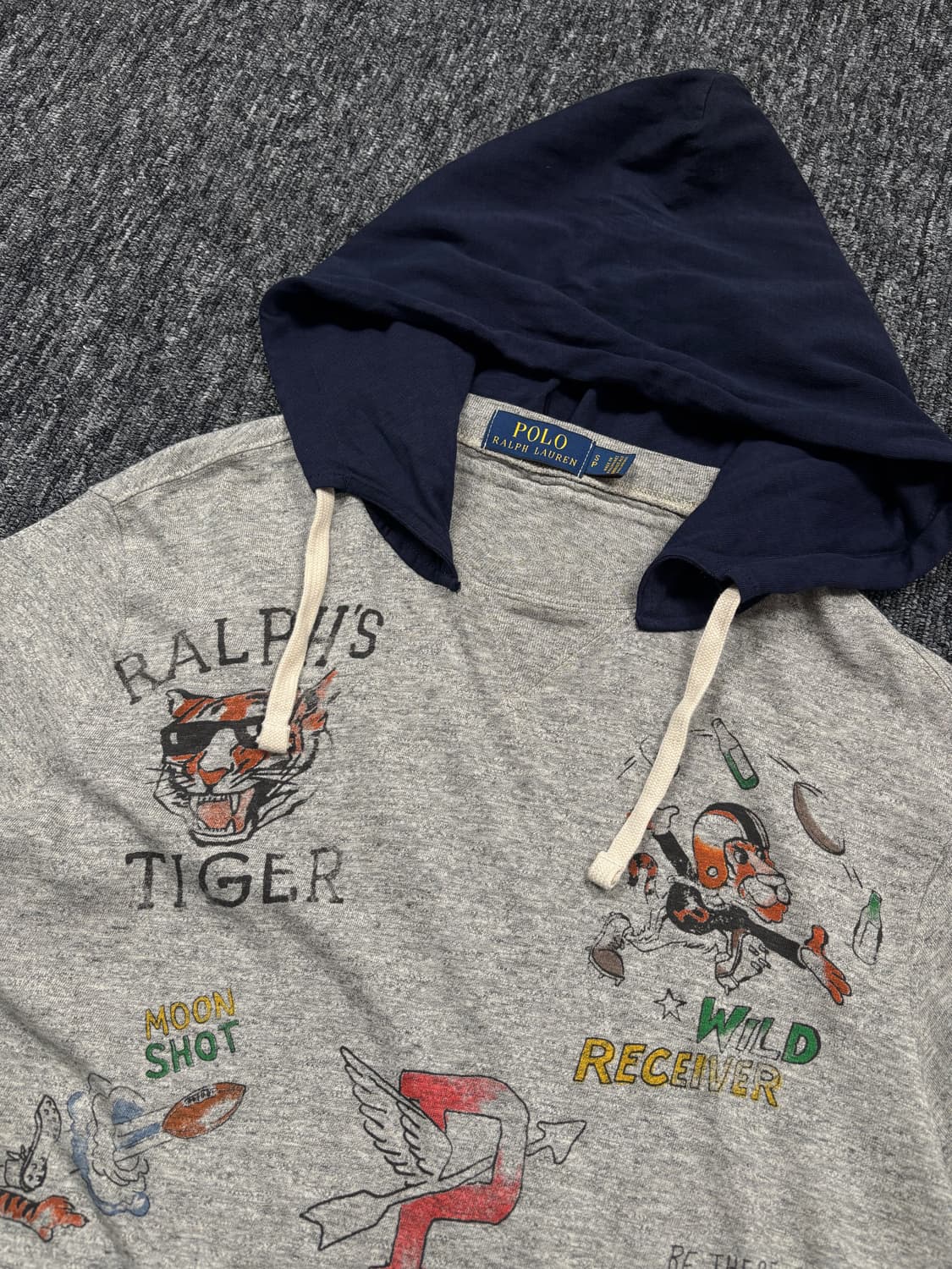 폴로 그레이 카툰 프린팅 후드티 상품이미지4