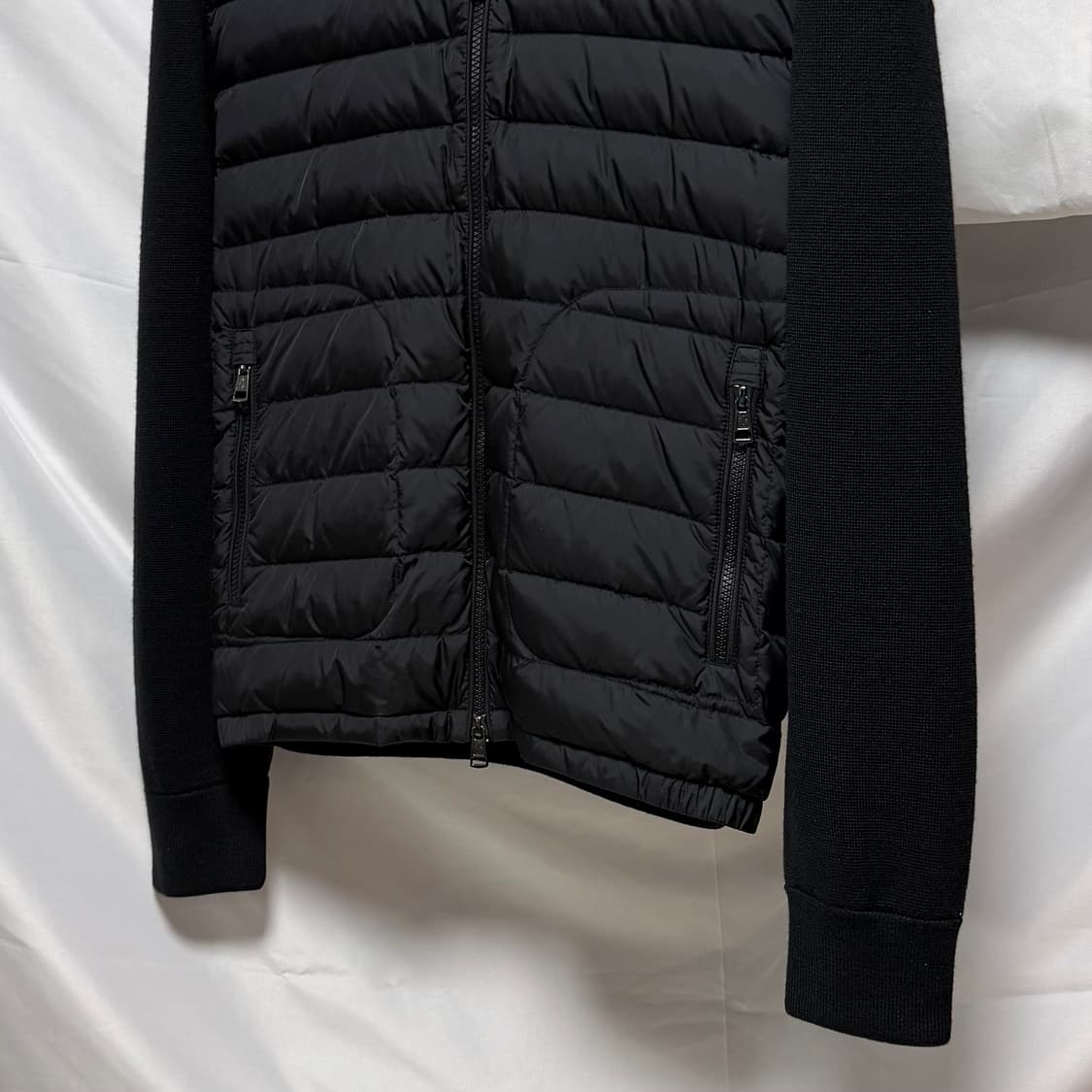 [S+급/L] 몽클레어 니트패딩 김현우 니트패딩 트리콧 블랙 상품이미지3