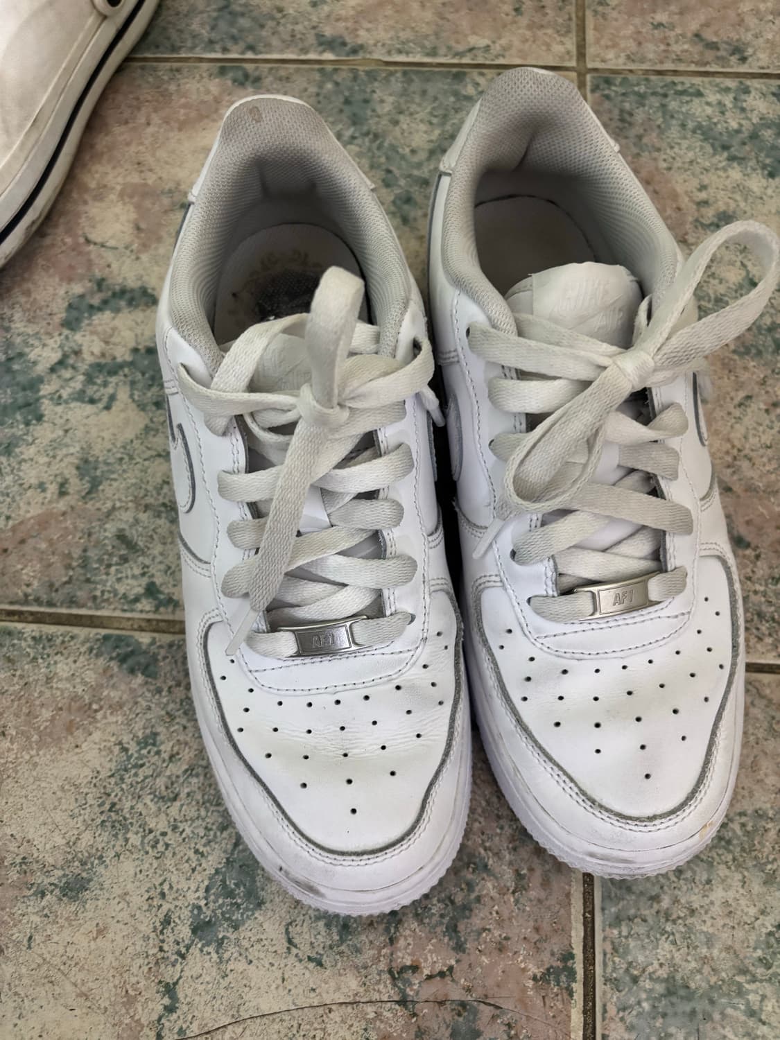 나이키 에어포스 240 상품이미지2