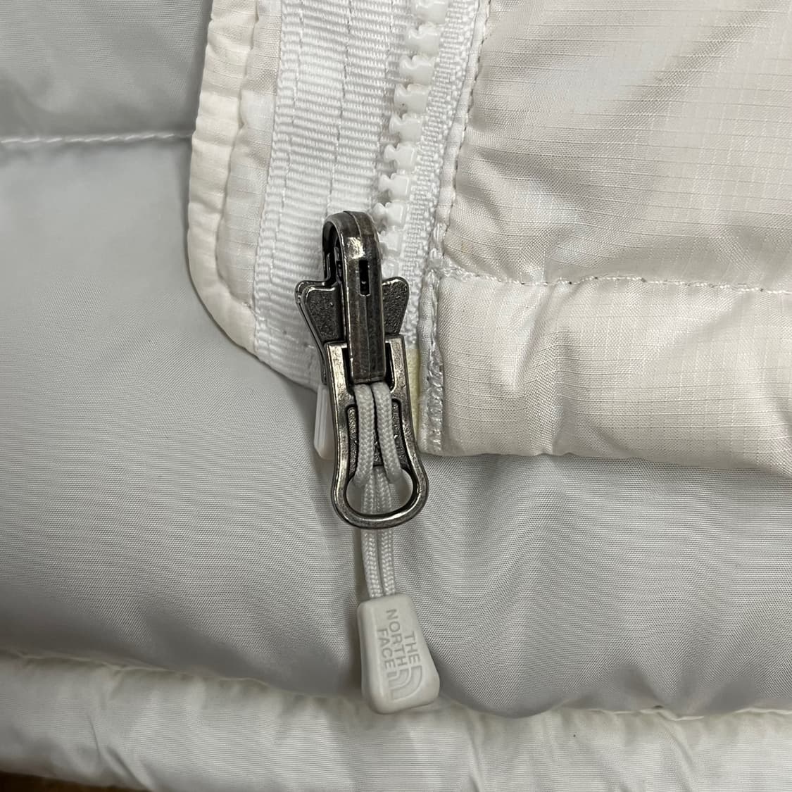 노스페이스 화이트 패딩 조끼 80 상품이미지7