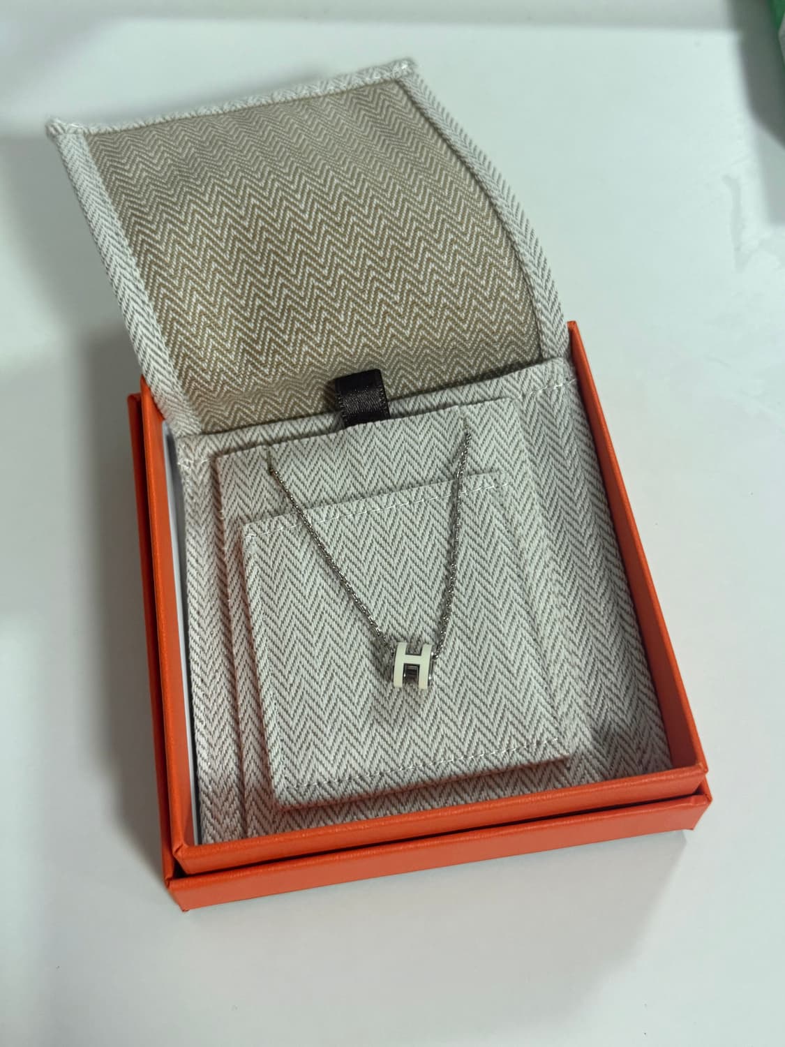 에르메스 미니 팝아슈 펜던트 화이트 상품이미지1