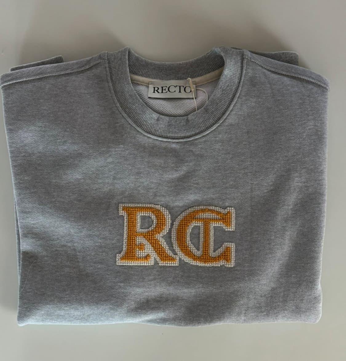 [새상품] 렉토 RC 엠브로이드 로고 자수 클래식 맨투맨 멜란지 그레이 상품이미지2
