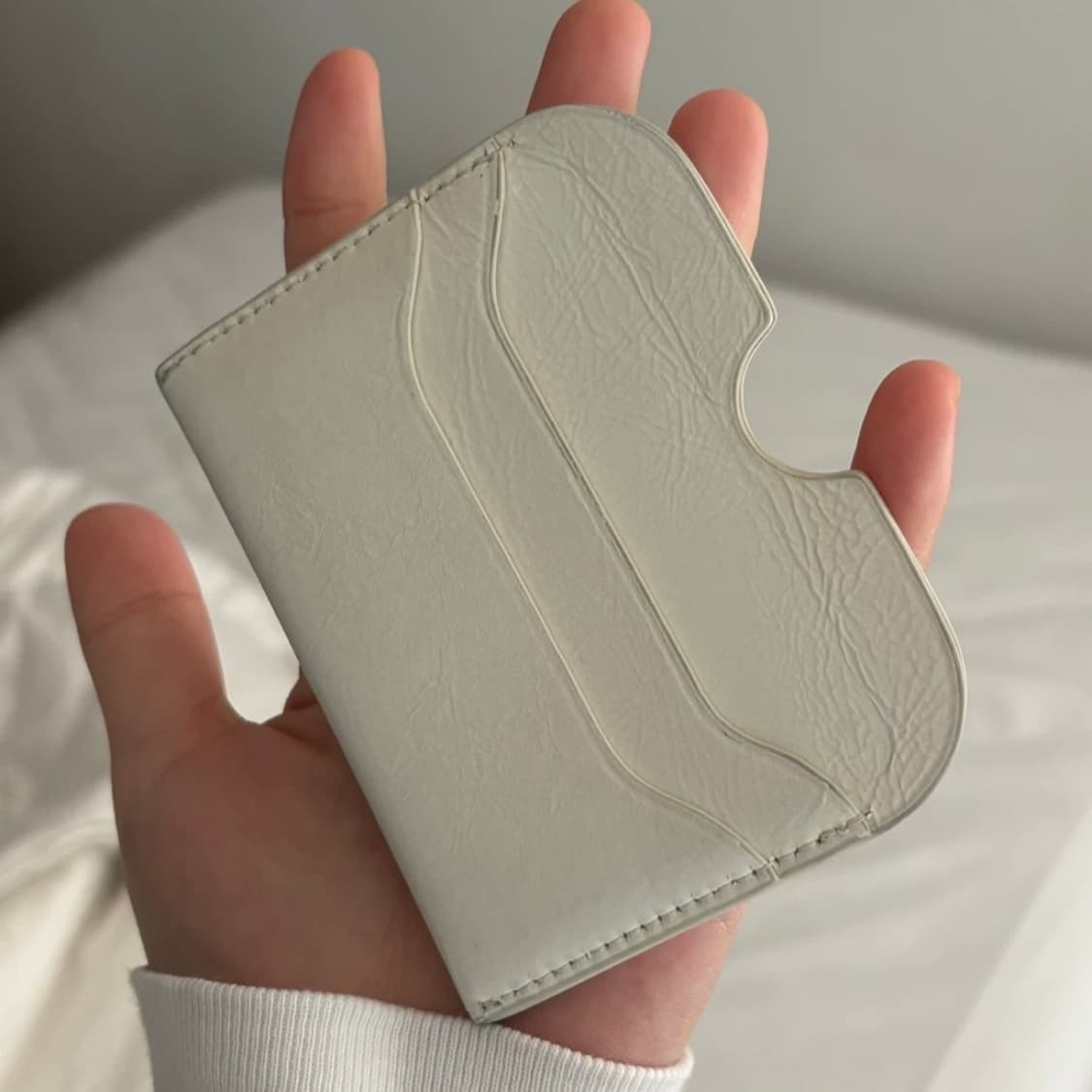 아크네 스튜디오 가죽 카드지갑 화이트 상품이미지2