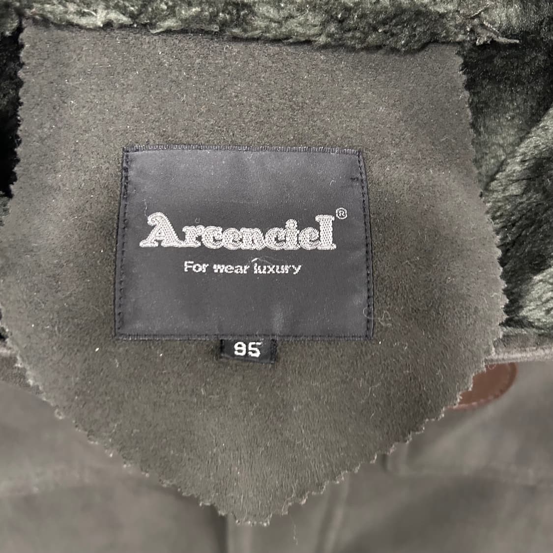 아센시엘 스웨이드 버튼 후드 무스탕 더플코트 상품이미지3