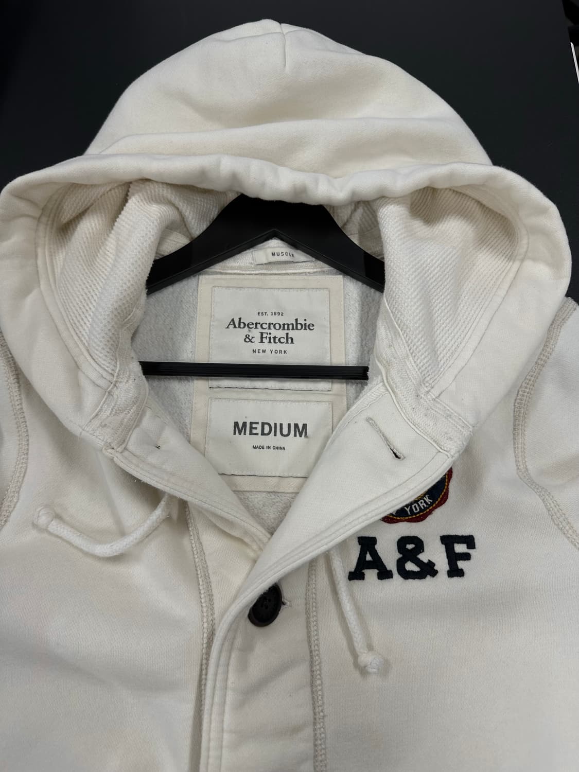 아베크롬비 NY 버튼 머슬핏후드집업 아이보리 상품이미지6