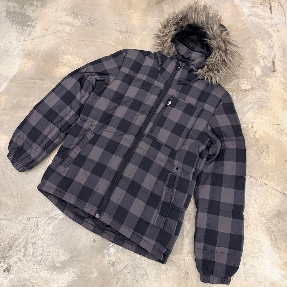 키스마크 체크 패디드 다운 퍼 자켓 블랙/그레이 상품이미지4