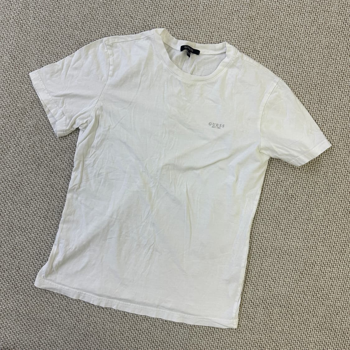 M 게스 라운드넥 반팔티 0421D 상품이미지1