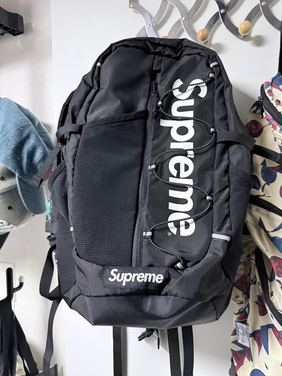 슈프림 백팩.  상품이미지1